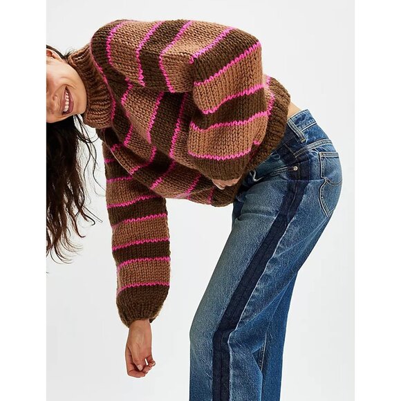 Chic Brown Stripe Turtleneck Sweater for Women - Cozy Fall Winter Knitwear - Picture 4 of 8